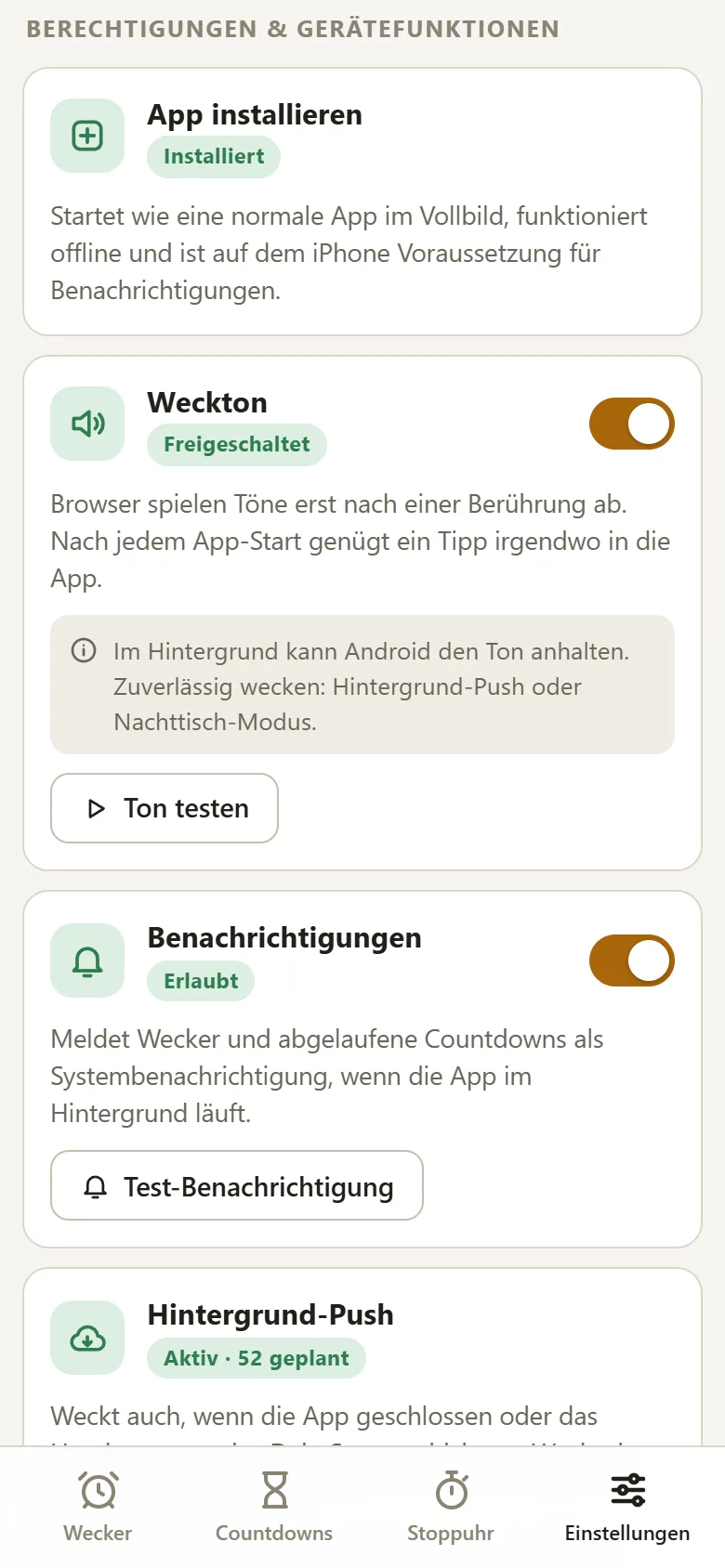 Weckzentrale: Einstellungen mit den Karten der Berechtigungen und Gerätefunktionen, jeweils mit Status wie Installiert, Freigeschaltet oder Erlaubt